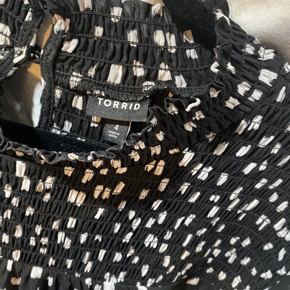 Torrid - Size 4 - black & white chiffon top - Picture 3 of 4